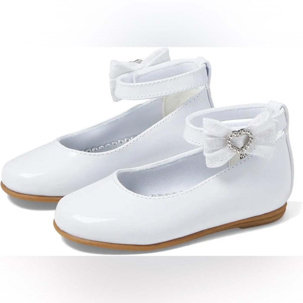 Let your little one  step in style wearing Rachel Shoes® EUC SZ 10